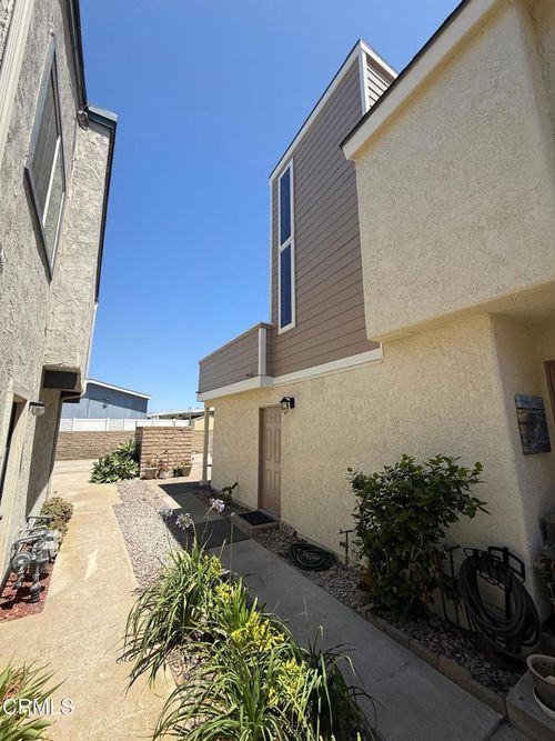 5417 Driftwood St, Oxnard, CA, 93035-1033 | Card Image