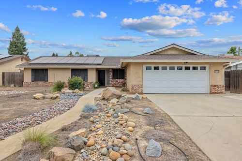 3142 W Sunnyside Court, Visalia, CA, 93277 | Card Image