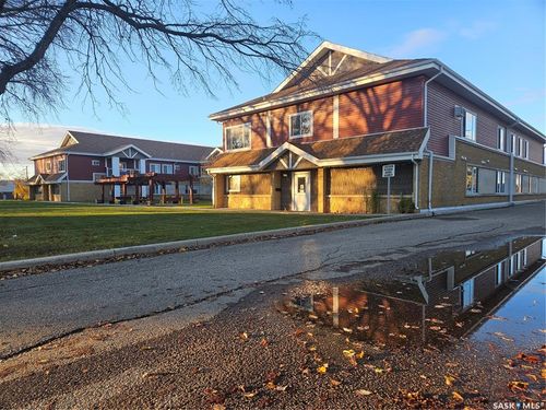 105-302 Bemister Ave E, Melfort, SK, S0E1A0 | Card Image