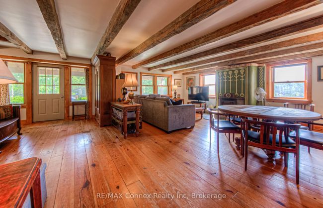 13233 5 Th Line, Home with 4 bedrooms, 5 bathrooms and 20 parking in Rockwood ON | Image 27