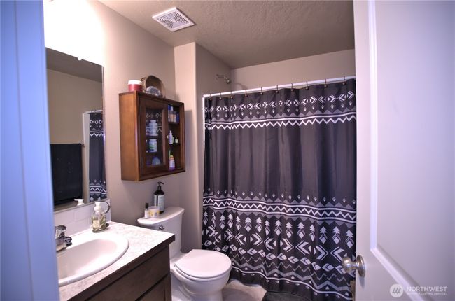 Primary Bathroom | Image 14