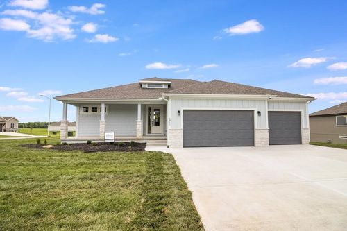 1811 Halls Creek Ave, Raymore, MO, 64083-8389 | Card Image