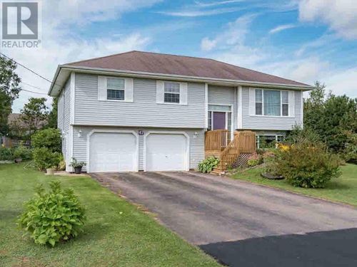 47 Anne Cres, Stratford, PE, C1B1M8 | Card Image