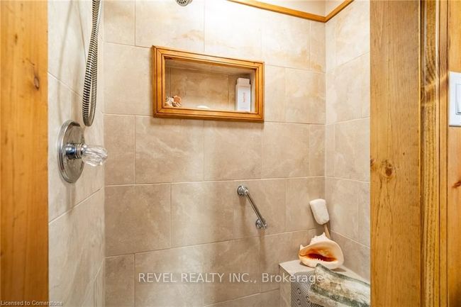 24 Lake Rd, House other with 2 bedrooms, 1 bathrooms and 2 parking in Selkirk ON | Image 29