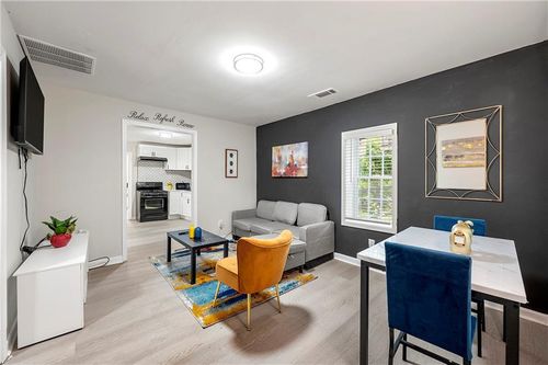 2794 7th St Sw, Atlanta, GA, 30315-8908 | Card Image