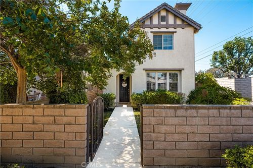 483 Klamath St, Corona, CA, 92878 | Card Image