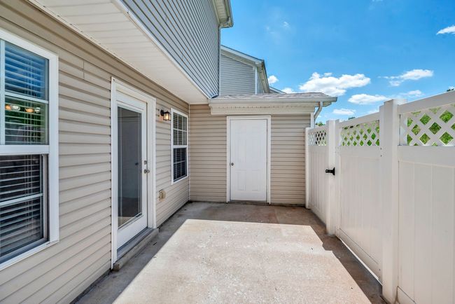 That door in the middle is a storage room | Image 30
