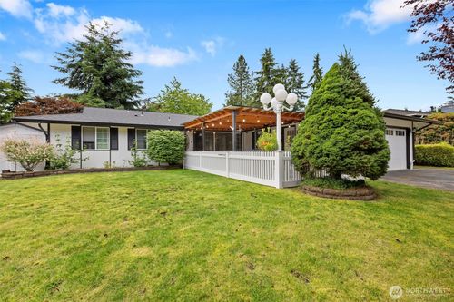 7624 141st Ave Ne, Redmond, WA, 98052-4120 | Card Image