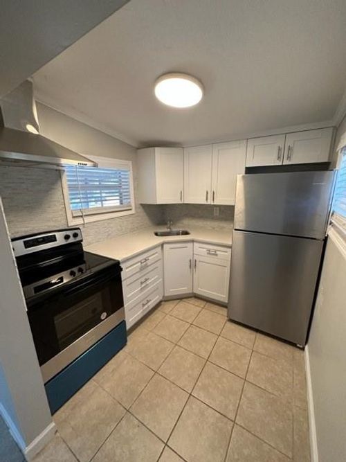 apt-4-3205 Ne 9th St, Pompano Beach, FL, 33062-4075 | Card Image