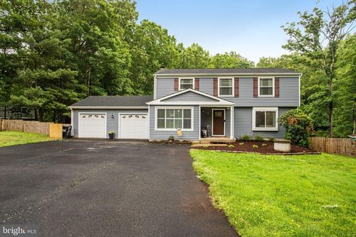 8005 Gracie Dr, MANASSAS, VA, 20112-3740 | Card Image