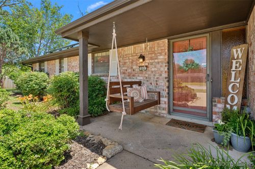 646 Clark Rd, Bartlesville, OK, 74006-9027 | Card Image