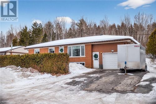 26 Rideau Ave, Coniston, ON, P0M1M0 | Card Image