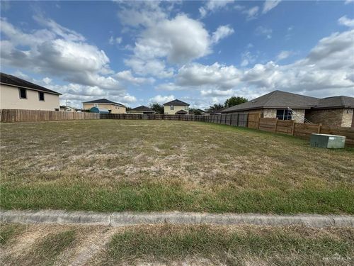 810 David Ave, Mercedes, TX, 78570-4552 | Card Image