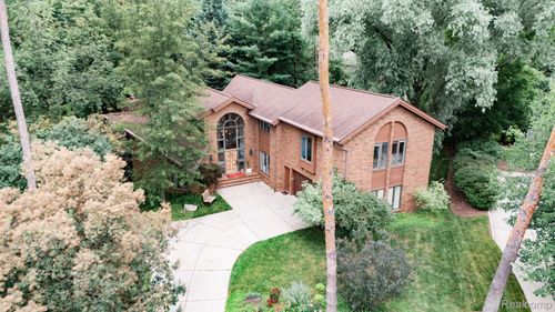 1794 Sashabaw Dr, Okemos, MI, 48864-3841 | Card Image