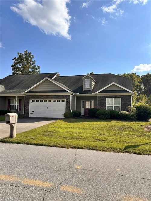 unit-c-145 Laurel Cliffs Dr, Walnut Cove, NC, 27052-9619 | Card Image
