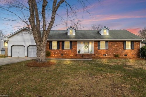 3502 Imperial Dr, High Point, NC, 27265-1828 | Card Image