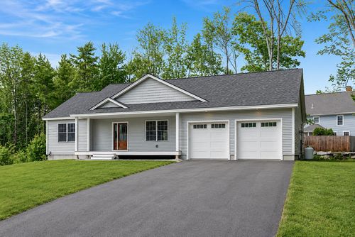 44 Brandy Ln, Portland, ME, 04103-2216 | Card Image