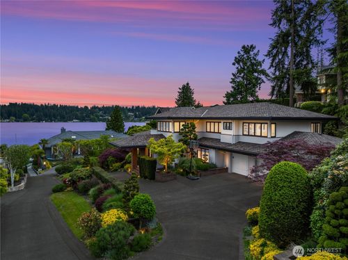 8902 N Mercer Way, Mercer Island, WA, 98040 | Card Image
