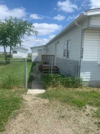 324 Gleichen St, House detached with 2 bedrooms, 1 bathrooms and 3 parking in Gleichen AB | Image 2