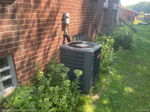 20375 Sumpter Rd, Sumpter Township, MI, 48111-8965 | Card Image