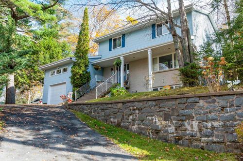 7 Lake Charles Dr, Dartmouth, NS, B2X2T1 | Card Image