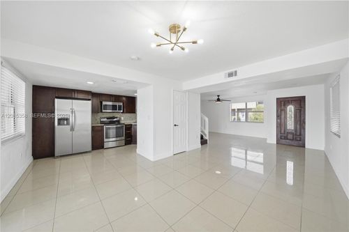 108-5320 W 26th Ave, Hialeah, FL, 33016-4011 | Card Image
