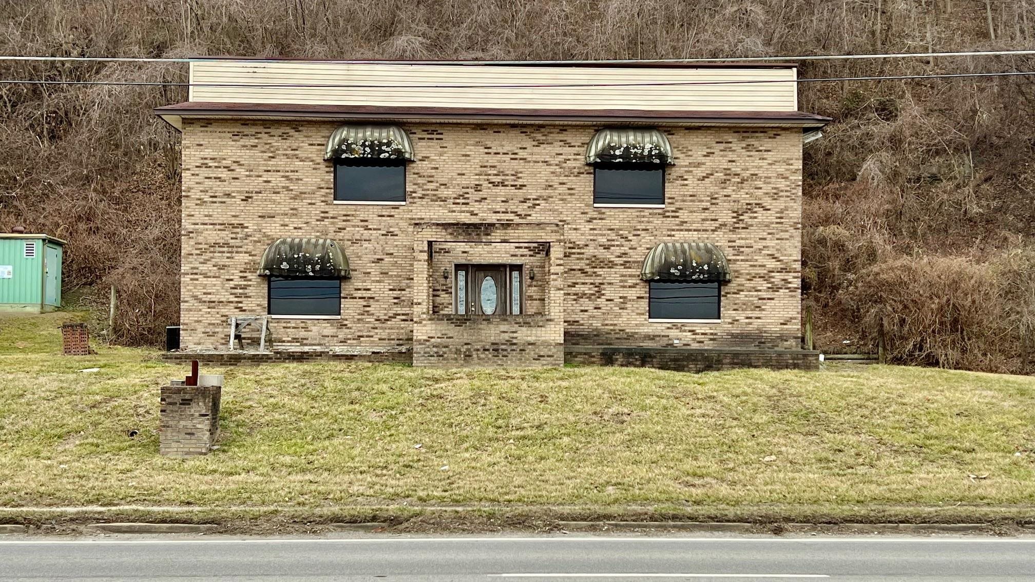 1418 Center St, Catlettsburg, KY 41129