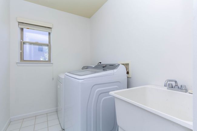 6173 Elarz Dr, Condo with 4 bedrooms, 3 bathrooms and null parking in Troy MI | Image 34