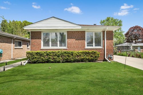 3816 Howard St, Skokie, IL, 60076-3725 | Card Image