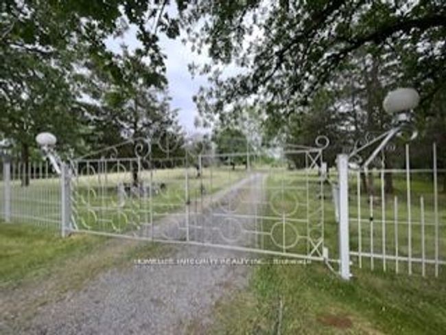 2434 County Rd 15, House other with 5 bedrooms, 2 bathrooms and 9 parking in Picton ON | Image 23