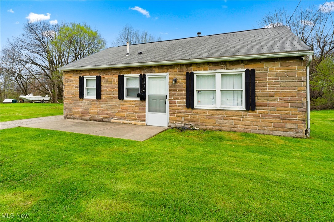 Forest View Dr, Youngstown, OH 44505