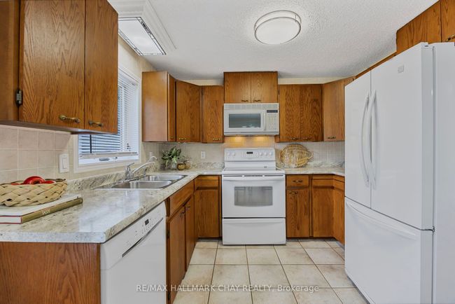 3 Pinetree Crt, House other with 2 bedrooms, 2 bathrooms and 2 parking in New Tecumseth ON | Image 7