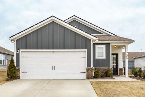 7355 Lang Ave, White House, TN, 37188-2330 | Card Image