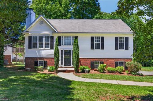 3240 Beeson Acres Rd, Winston Salem, NC, 27105-8752 | Card Image