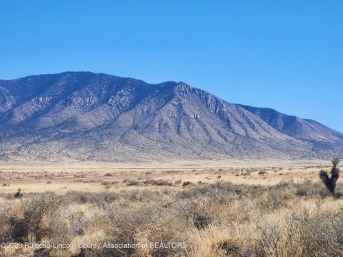 102 Gopher Gulch Loop, Carrizozo, NM, 88301-8159 | Card Image