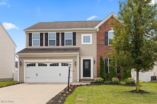 9114 Stonegate Cir, North Ridgeville, OH, 44039-8952 | Card Image