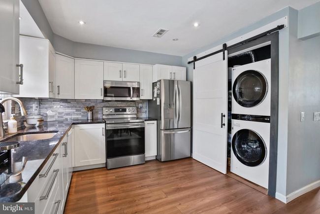 894 Smartts Ln Ne, Townhouse with 3 bedrooms, 3 bathrooms and null parking in LEESBURG VA | Image 9