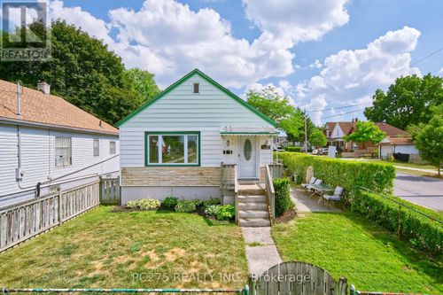 1127 Trafalgar St, London, ON, N5Z1H1 | Card Image