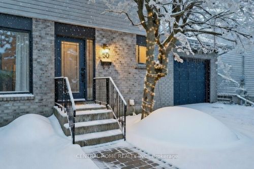 50 Metro Rd S, Keswick, ON, L4P3K8 | Card Image