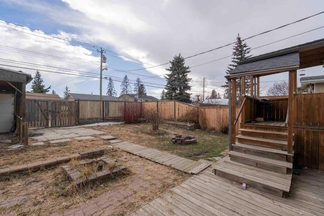 572 Penworth Way Se, Home with 4 bedrooms, 2 bathrooms and 2 parking in Calgary AB | Image 23