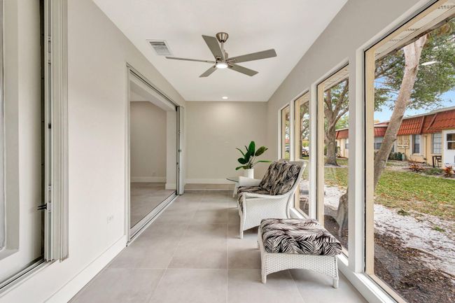 733 Nantucket Cir, Condo with 2 bedrooms, 2 bathrooms and null parking in Lake Worth FL | Image 14