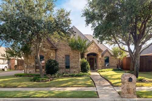8200 Oak Knoll Dr, North Richland Hills, TX, 76182-8753 | Card Image