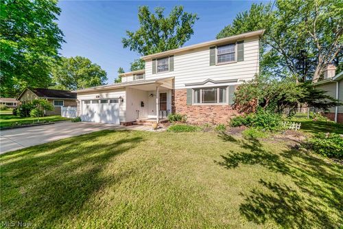 563 Louis Dr, Berea, OH, 44017-2022 | Card Image