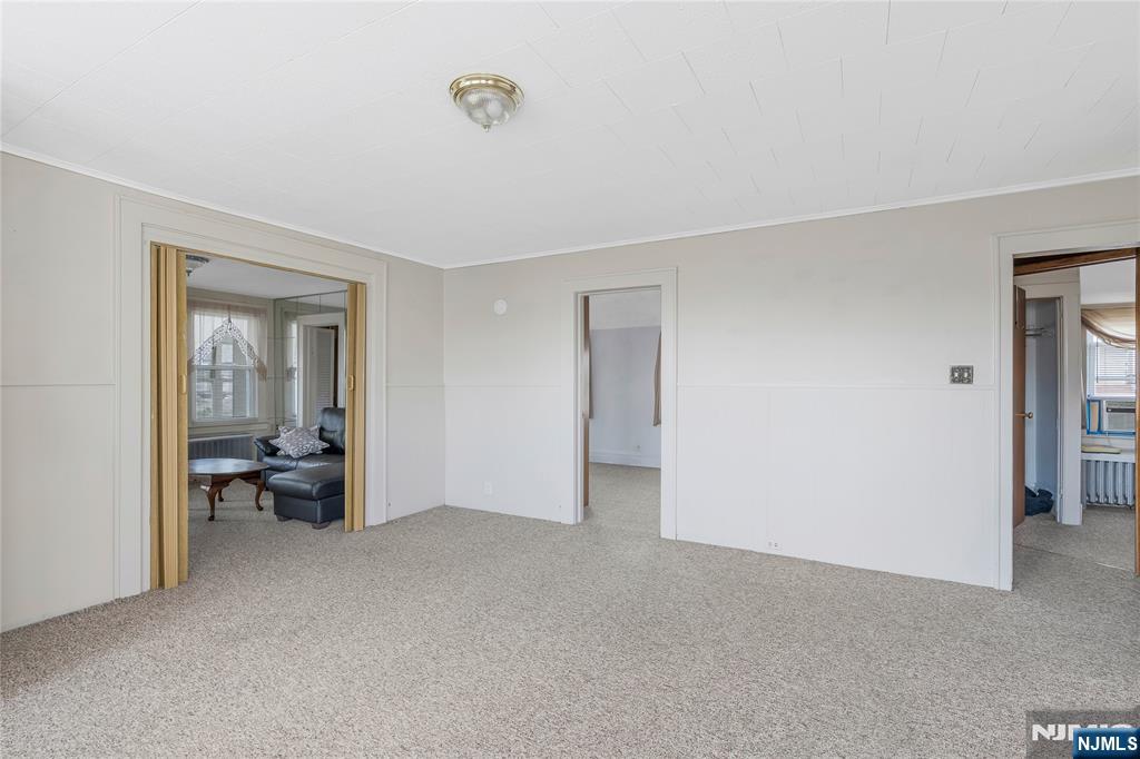 Residential Lease in Hawthorne 5