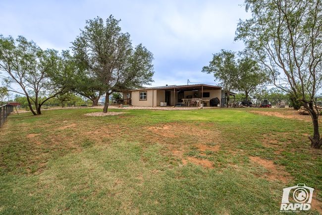 715 E Main St, House other with 3 bedrooms, 2 bathrooms and 2 parking in Bronte TX | Image 27