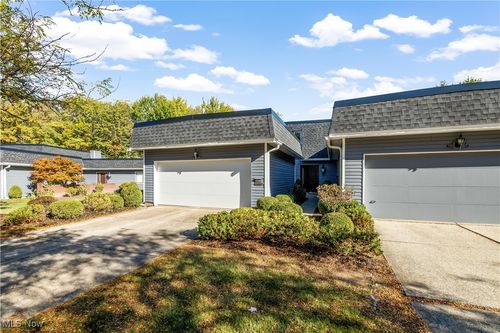 19240 Briarwood Ln, Strongsville, OH, 44149-3109 | Card Image