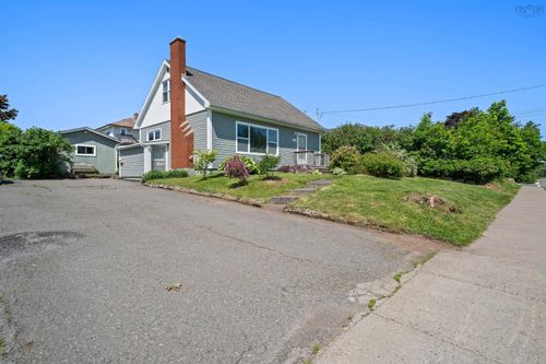 51 Braemore Ave, Antigonish, NS, B2G1K6 | Card Image