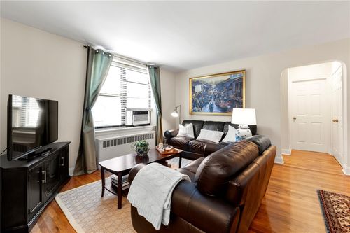 apt-3b-22 80th St, East Elmhurst, NY, 11370-1338 | Card Image