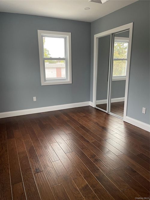 11 Covert St, Hempstead, NY, 11550-4809 | Card Image