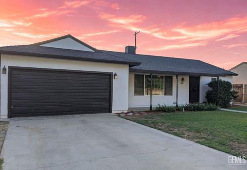 615 Cherokee Dr, Bakersfield, CA, 93309-3321 | Card Image